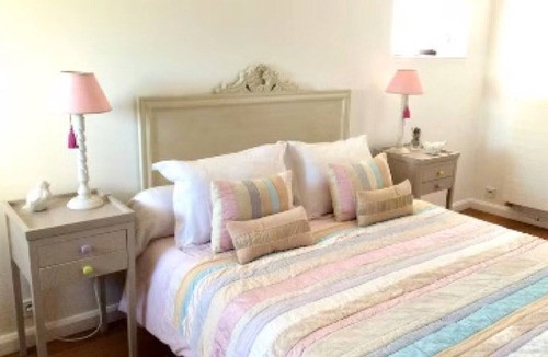 Brucheville Bed & Breakfast | Héron Guest Room with Garden and Wi-Fi