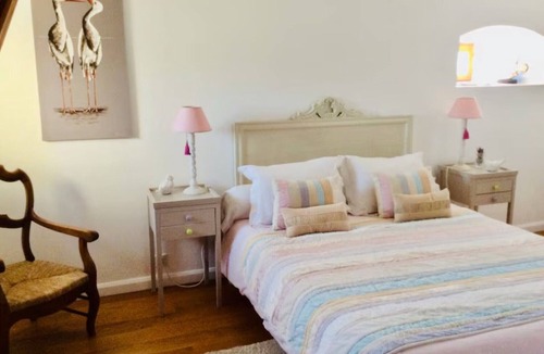 Brucheville Bed & Breakfast | Héron Guest Room with Garden and Wi-Fi