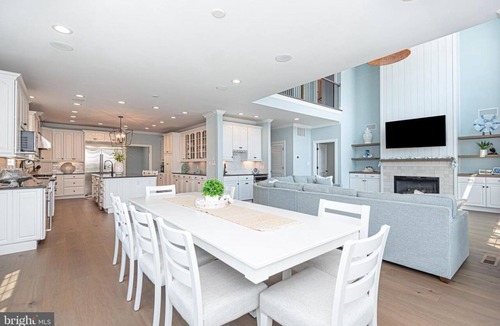 Heron Harbour Isle House | Heron Gull Haven, a waterfront Escape from it all!