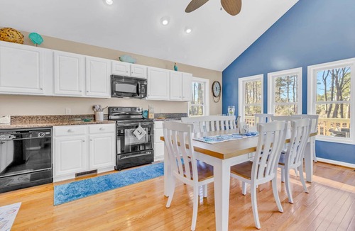 Reedville House | Heron Hideaway Waterfront Cottage