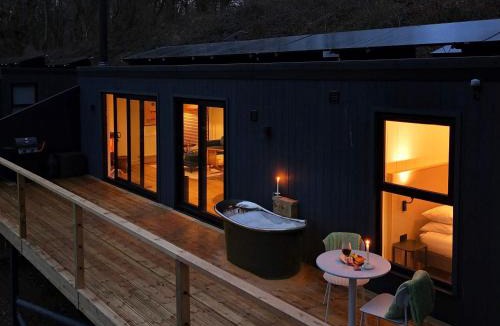 Market Drayton House | Heron - Luxurious Off-Grid Eco Cabin with River views