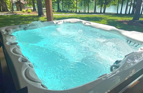 Huddleston House | Heron Point - Amazing Property with Breathtaking Water Views - Luxury Hot Tub!