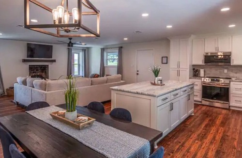 Ferriday House | Heron's Cove Lake House with dock and kayaks