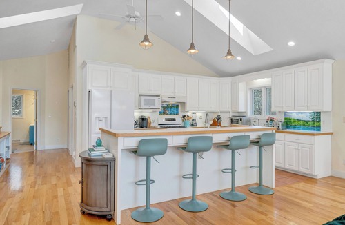Huddleston House | Heron's Cove - Pet friendly, Private Dock!