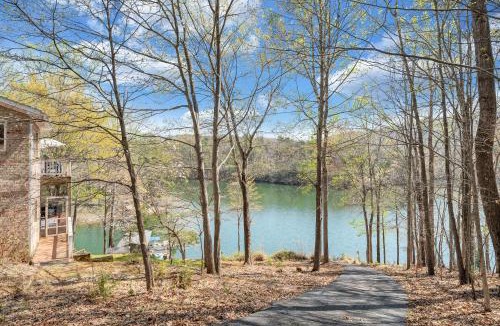 Huddleston House | Heron's Cove - Pet friendly, Private Dock!