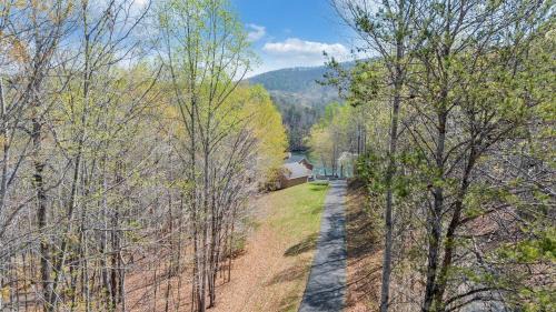 Huddleston House | Heron's Cove - Pet friendly, Private Dock!