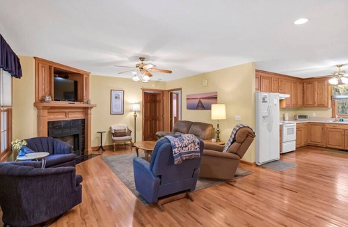 Leesville Apartment | Heron`s Flight | Sleeps 6 on Lake Murray