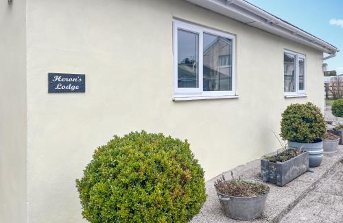 Porthyrhyd House | Heron's Lodge