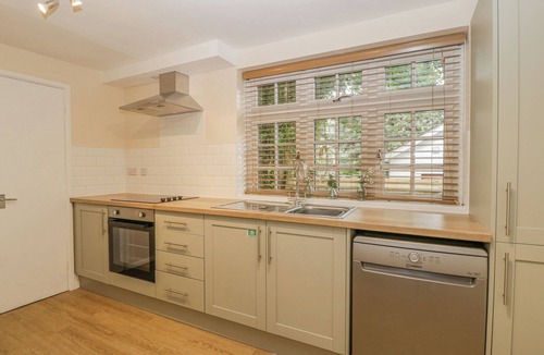 Llanvair Kilgeddin Cottage | Heron's Lodge