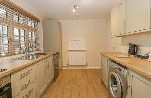 Llanvair Kilgeddin Cottage | Heron's Lodge