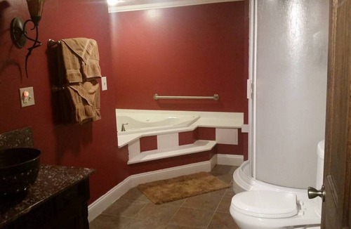 Russell Bed & Breakfast | Heron View Room at Carousel Bed and Breakfast