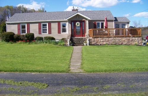 Russell Bed & Breakfast | Heron View Room at Carousel Bed and Breakfast