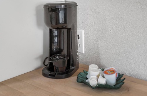 Rockaway Beach Cottage | Herons Lake View Hideaway