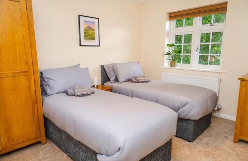 Llanvair Kilgeddin House | Herons Lodge