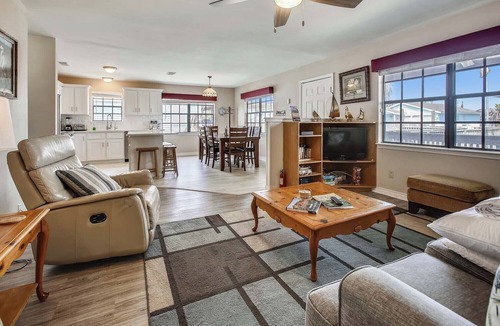 Jamaica Beach Cottage | Herons Nest by Ryson Vacation Rentals