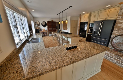 Ono House | Hershey Ranch Retreat: Spacious, luxurious, fun w/fire pit, arcade, game room.