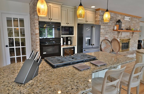 Ono House | Hershey Ranch Retreat: Spacious, luxurious, fun w/fire pit, arcade, game room.