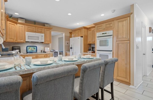 Grantville House | Hersheypark Family Escape | Fire Pit, Yard, EV