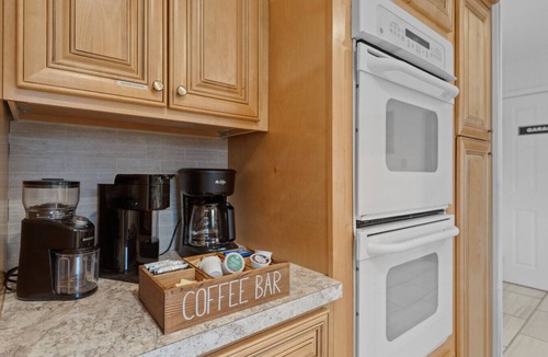 Grantville House | Hersheypark Family Escape | Fire Pit, Yard, EV