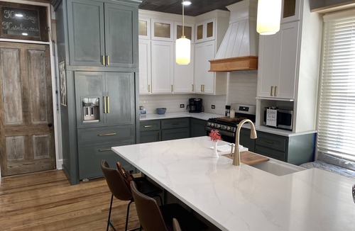 Columbia Cottage | Herstory Home- Cottage BnB
