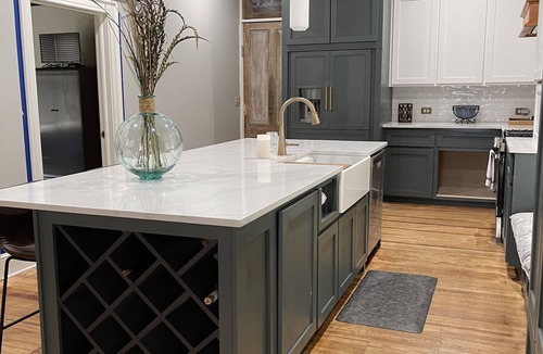 Columbia Cottage | Herstory Home- Cottage BnB