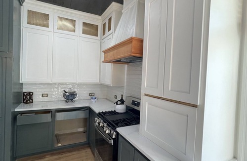 Columbia Cottage | Herstory Home- Cottage BnB