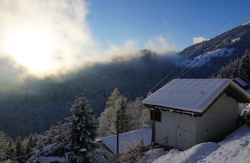 Sevelen Ski Chalet | Herzli-chalet mit Hotpot in den Schweizer Bergen