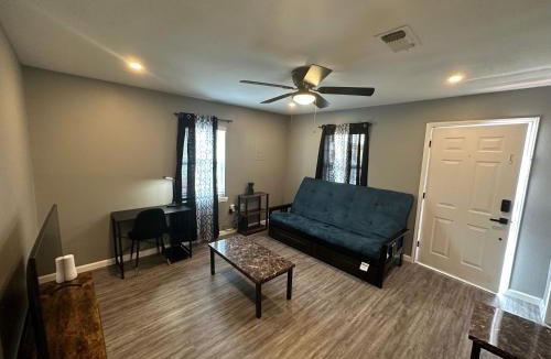 Alta Vista Apartment | Hess St