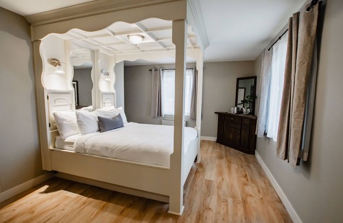 Zurich Hotel | Hessenland Inn & Schatz Winery