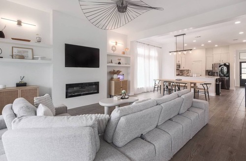 Liberty Hill House | Hestia: 4/3 bdrm Stylish Santa Rita + EV Charger