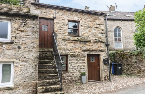 Worton Cottage | HEUGH BARN, with open fire in Muker