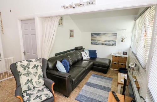 Llanteg House | Heulwen Lodge