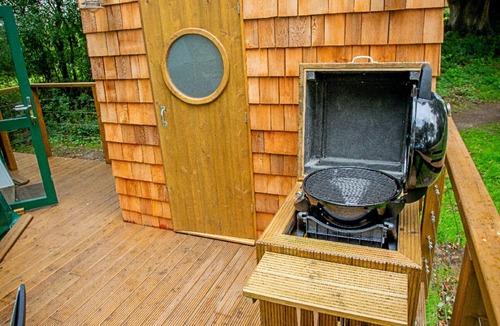 Chiddingstone Hoath Ski Chalet | Hever Luxury Dome