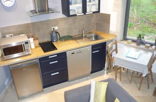 Semur-en-Auxois House | Hexagonal Tower for 2 with shared pool