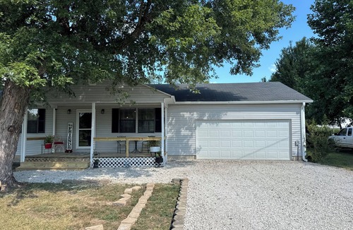 Rogersville House | Hey friends, welcome to Maggie’s Place to relax and enjoy some peace and quiet