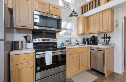 Fredericksburg House | Hey Good Lucken - Tiny home with Rooftop Deck