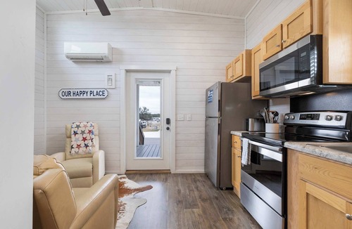 Fredericksburg House | Hey Good Lucken - Tiny home with Rooftop Deck
