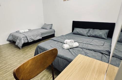 Taman Jubilee Hostel | Hey Rest Up with shared bathroom