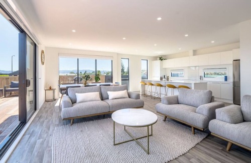 Martinborough Apartment | Hey Syrah Syrah!, Martinborough