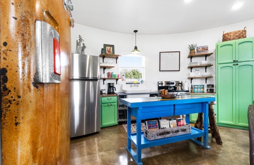 Troy House | HGTV-Famous Silo Stay + Llamas Near Waco