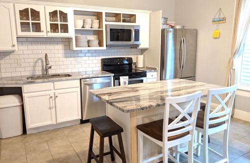 Cape Charles House | HGTV House! 2 Blocks to Beach- 2024 New Bathroom!