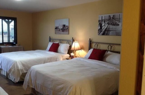 Seymour Hotel | HH Creek Inn