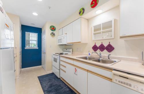 Branson Apartment | HHL-D6 -Take a Holiday