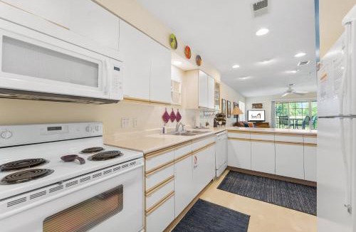 Branson Apartment | HHL-D6 -Take a Holiday