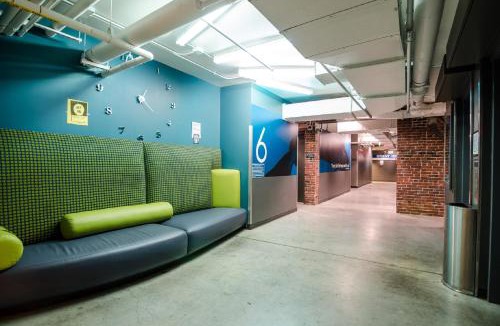 Theatre District Hostel | HI Boston Hostel