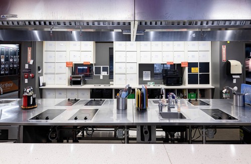 Theatre District Hostel | HI Boston - Hostel