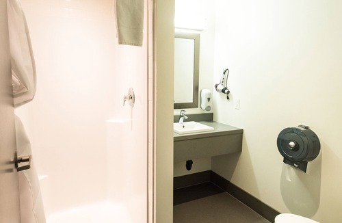 East Village Hostel | HI Calgary City Centre - Hostel