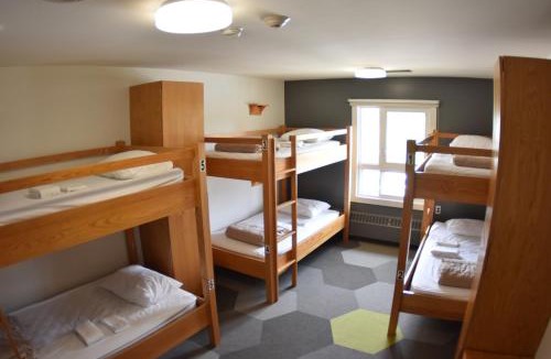 East Village Hostel | HI Calgary City Centre - Hostel