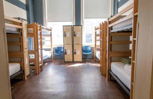 The Loop Hostel | HI Chicago Hostel