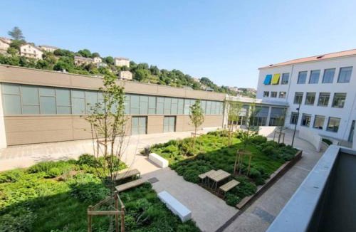 Poitiers Hostel | HI Poitiers - La Caserne